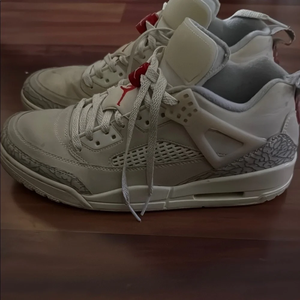 Jordan Sneakers in Cream and Red